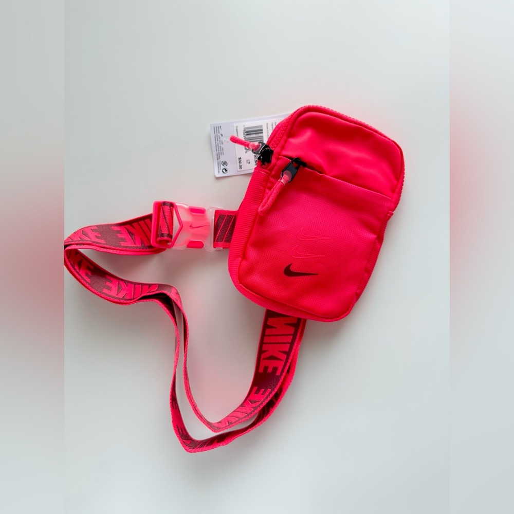 NEW Nike Essentials Crossbody Bag Fanny Hip Waist Belt Pack Fast USA Shipping